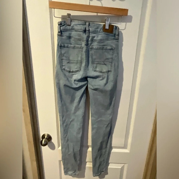 American Eagle Next Level Stretch, High Rise Jeggings. Sz 0. Light wash. - Picture 4 of 6